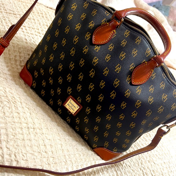 Dooney and Bourke bag.  Brand new condition - Picture 1 of 4